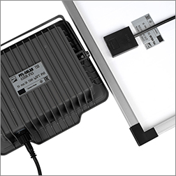 led прожектор Jazzway PFL SOLAR 150 6500K IP65 - соединение прожектора и солнечной панели