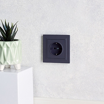 электроустановочные изделия IEK серии Brite - пример установки