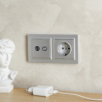 рамка 2-постовая IEK РУ-2-БрА Brite - пример установки