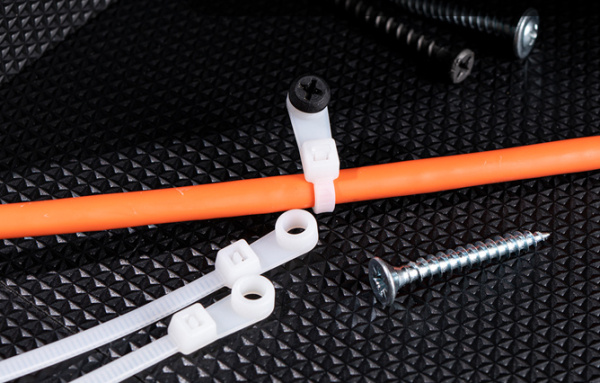 Хомут 100*3,6мм нейлон белый под винт Rexant 100шт