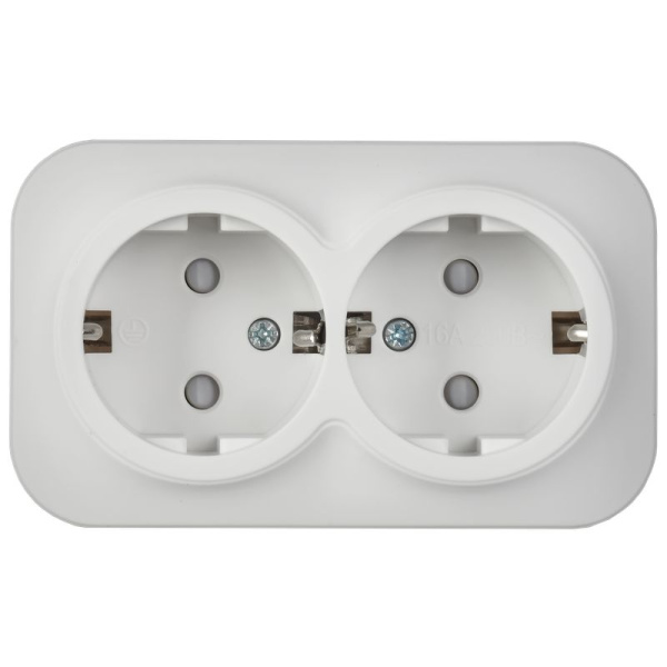 купить Глори белый розетка открытая 2-мест заземление шторки IP20  в Кирове Глори белый розетка открытая 2-мест заземление шторки IP20